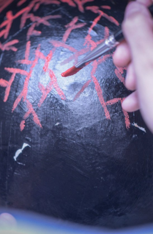 Alicia, een 19-jarige trauma-overlever, deelt haar ervaringen